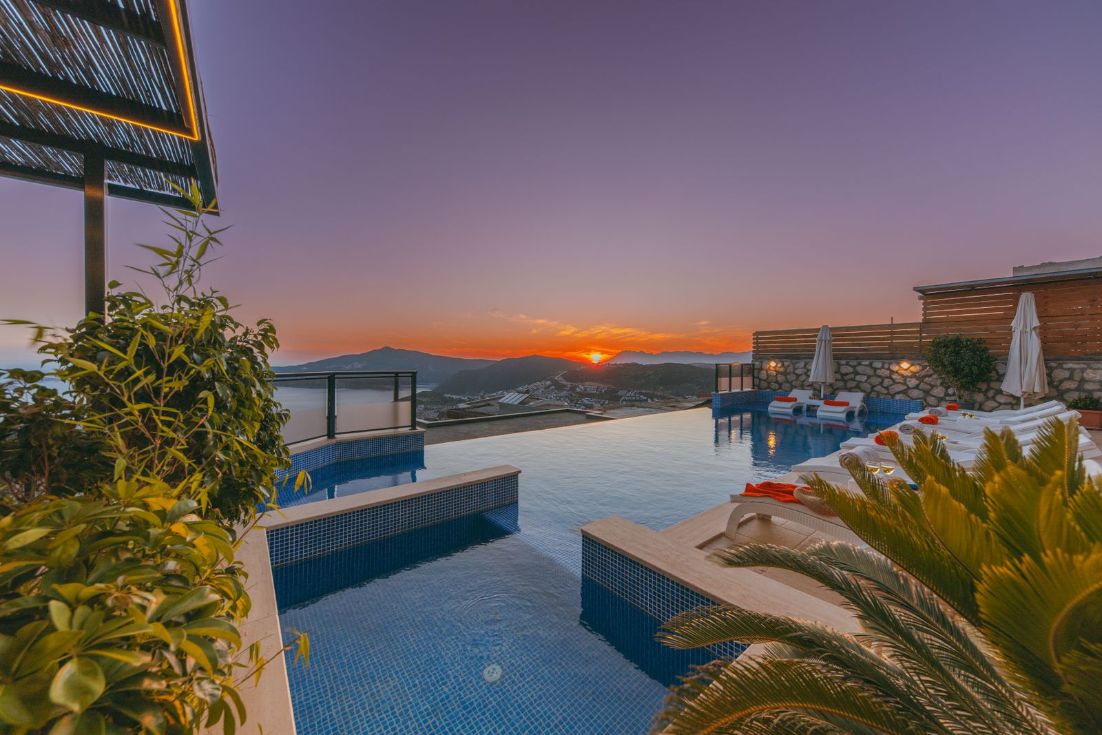 Azure Residence in Vouliagmeni, Athens Riviera